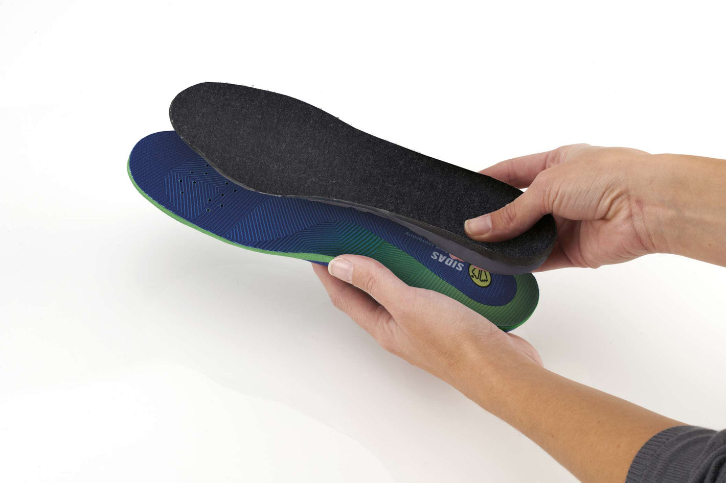 How do I cut my new shoe insole? – Sidas Canada