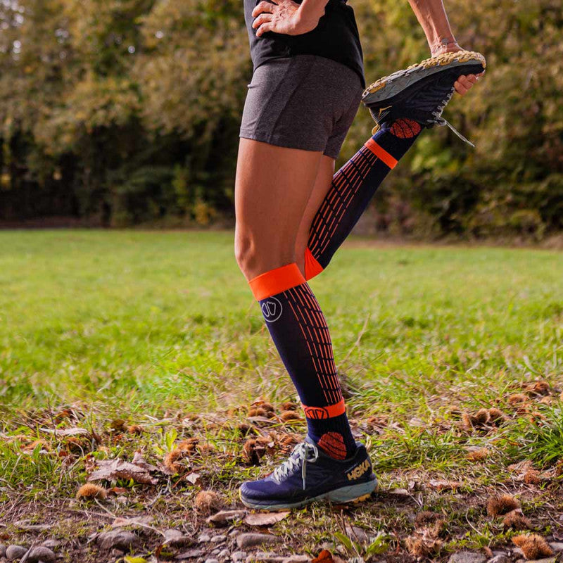 ULTRALIGHT RUN CALF SLEEVES BLUE - ORANGE